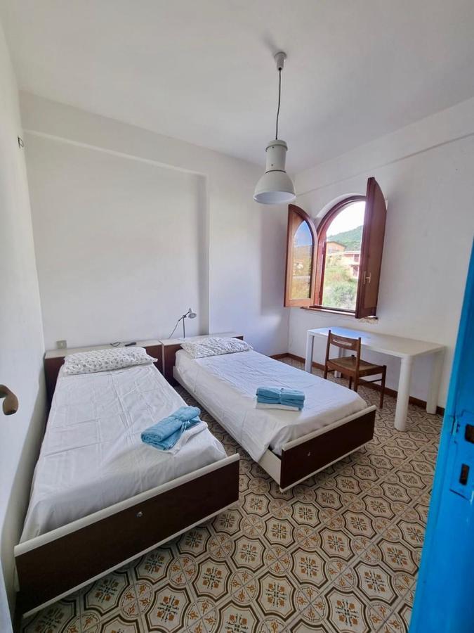 הוילה פאלרנה Vista Mare Su Tre Piani Con Giardino מראה חיצוני תמונה