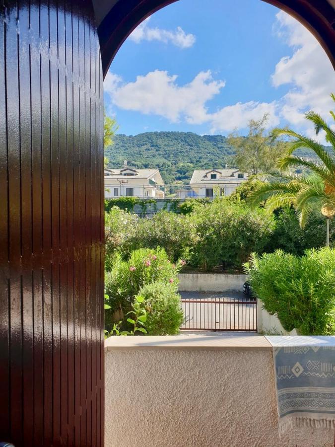 הוילה פאלרנה Vista Mare Su Tre Piani Con Giardino מראה חיצוני תמונה